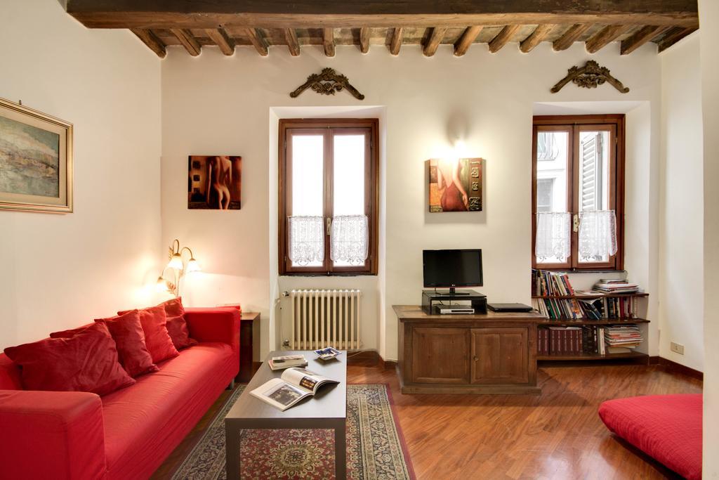 Stunning Pantheon Apartamento